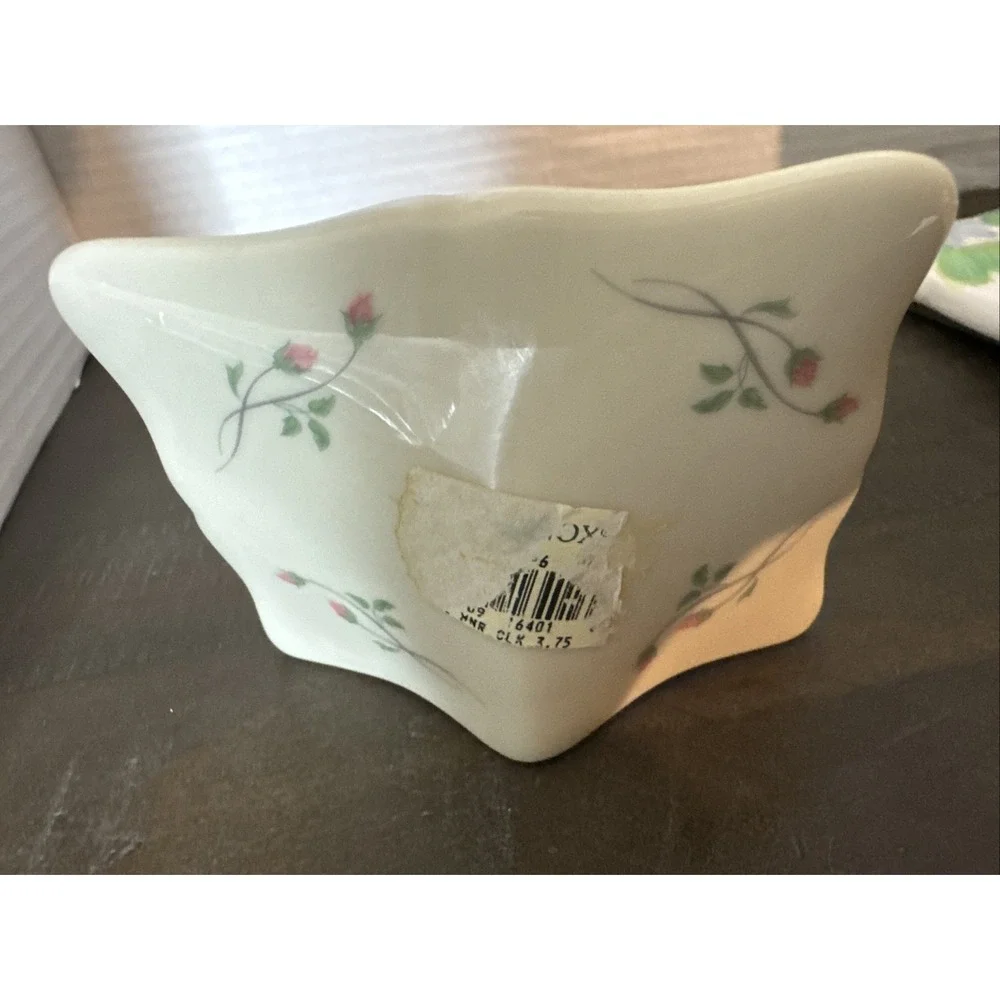 Lenox Rose Manor Small Porcelain Desk Clock‎ With Gold Trim & Flowers